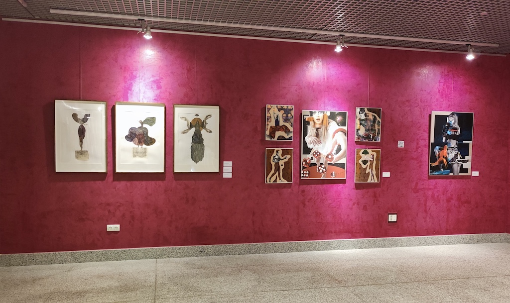 Detalle de exposición LOFTING, de Clara Belén Gómez, en llegadas de la Terminal 3 del aeropuerto de Málaga, con parte de mis obras